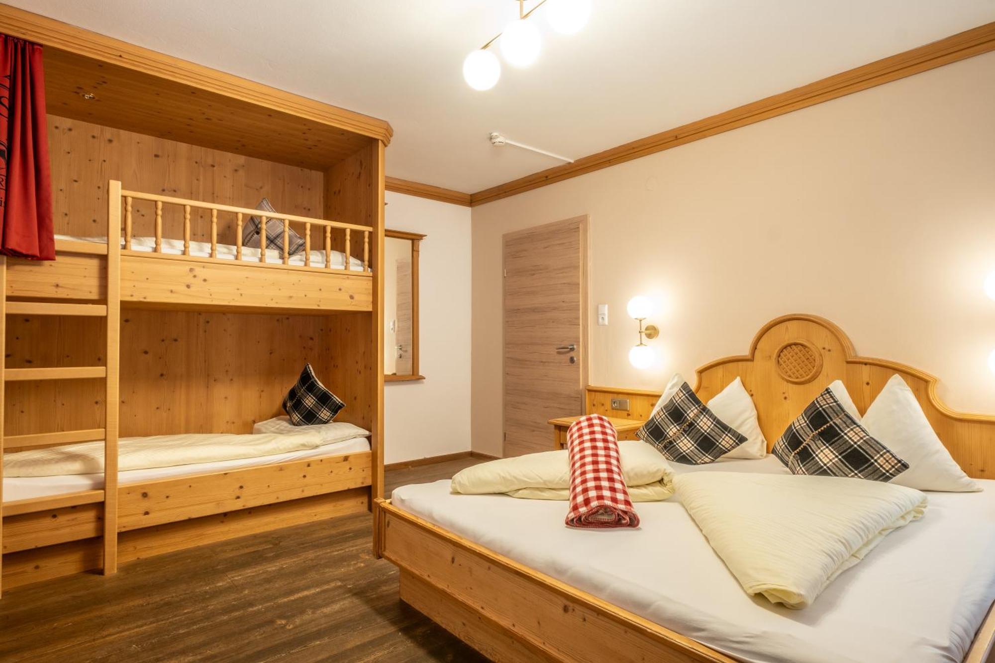 Mara'S Little Boutique Sleepover - Budget Holiday Home Kaprun Kamer foto