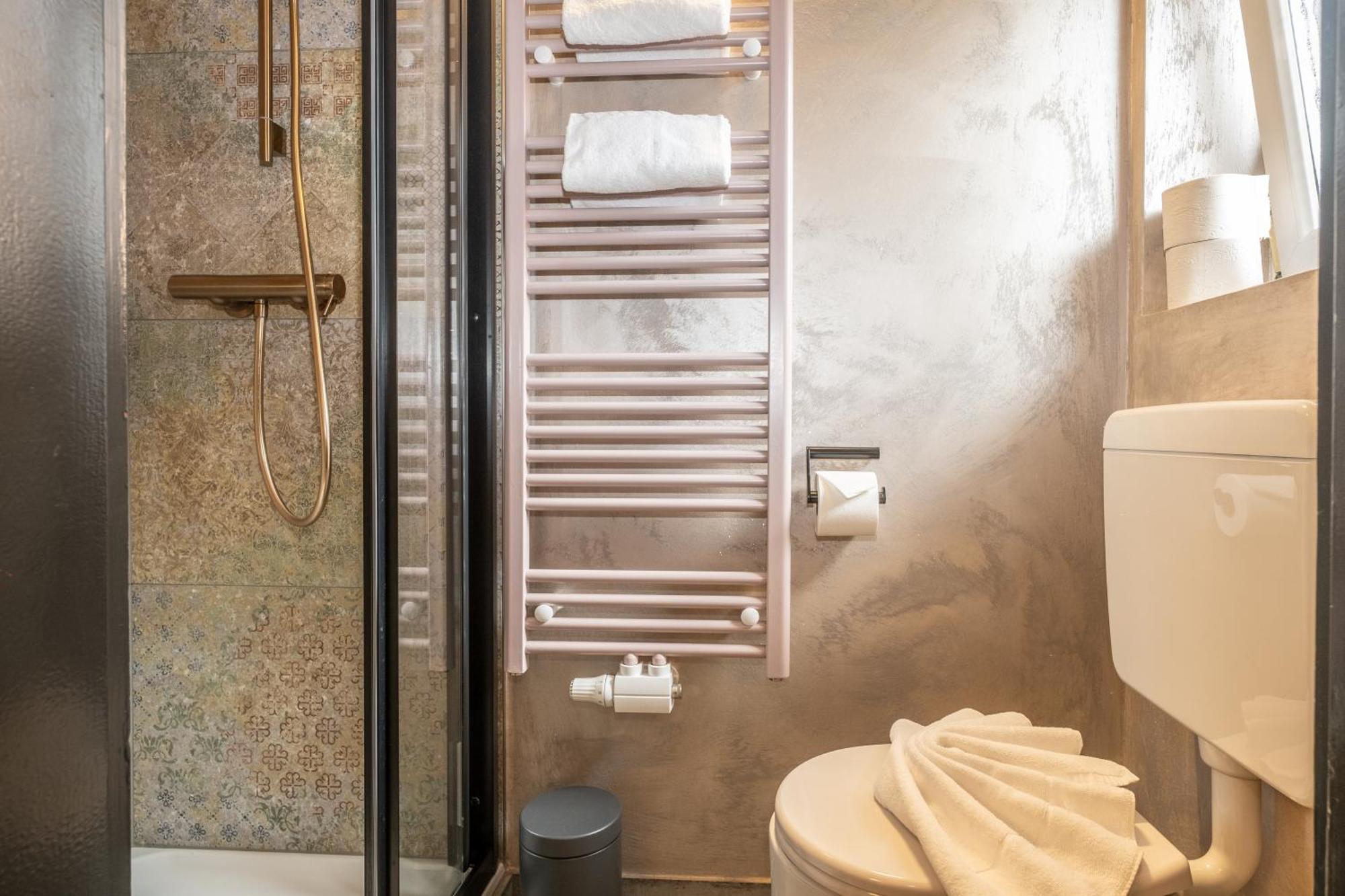 Mara'S Little Boutique Sleepover - Budget Holiday Home Kaprun Buitenkant foto